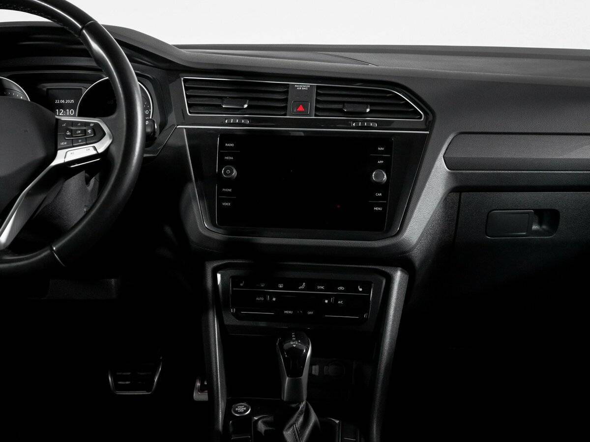 Volkswagen Tiguan, 2021 Фото №13