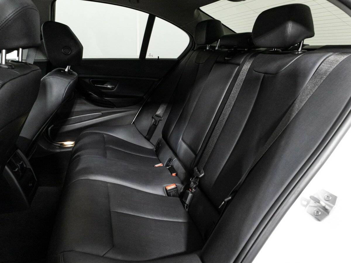 BMW 3 серии 318i, 2017 Фото №10