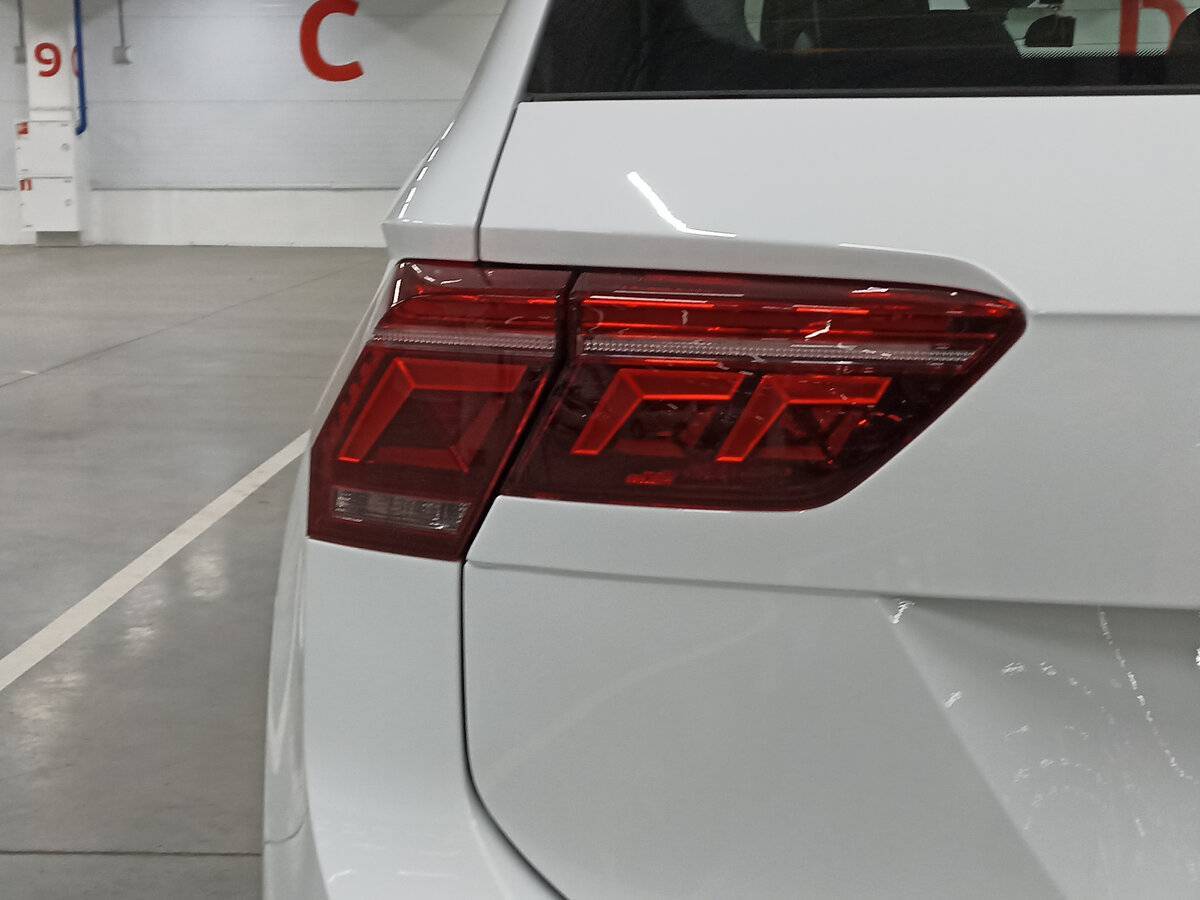 Volkswagen Tiguan, 2022 Фото №9
