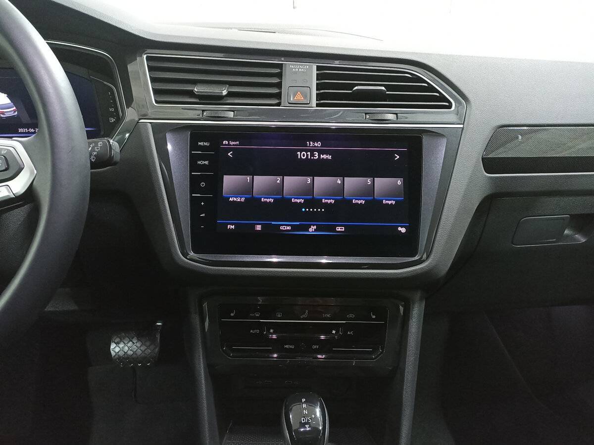 Volkswagen Tiguan, 2022 Фото №15