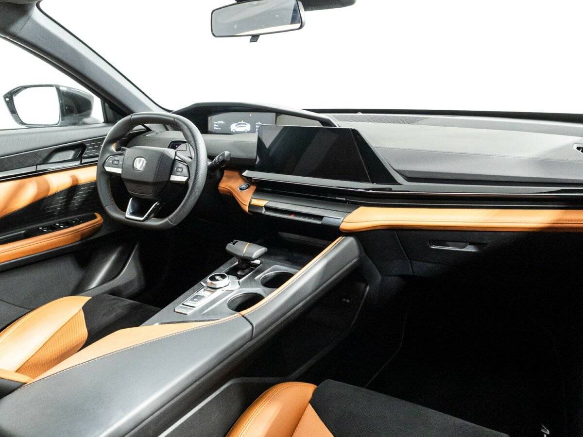 Changan UNI-V, 2023 Фото №9