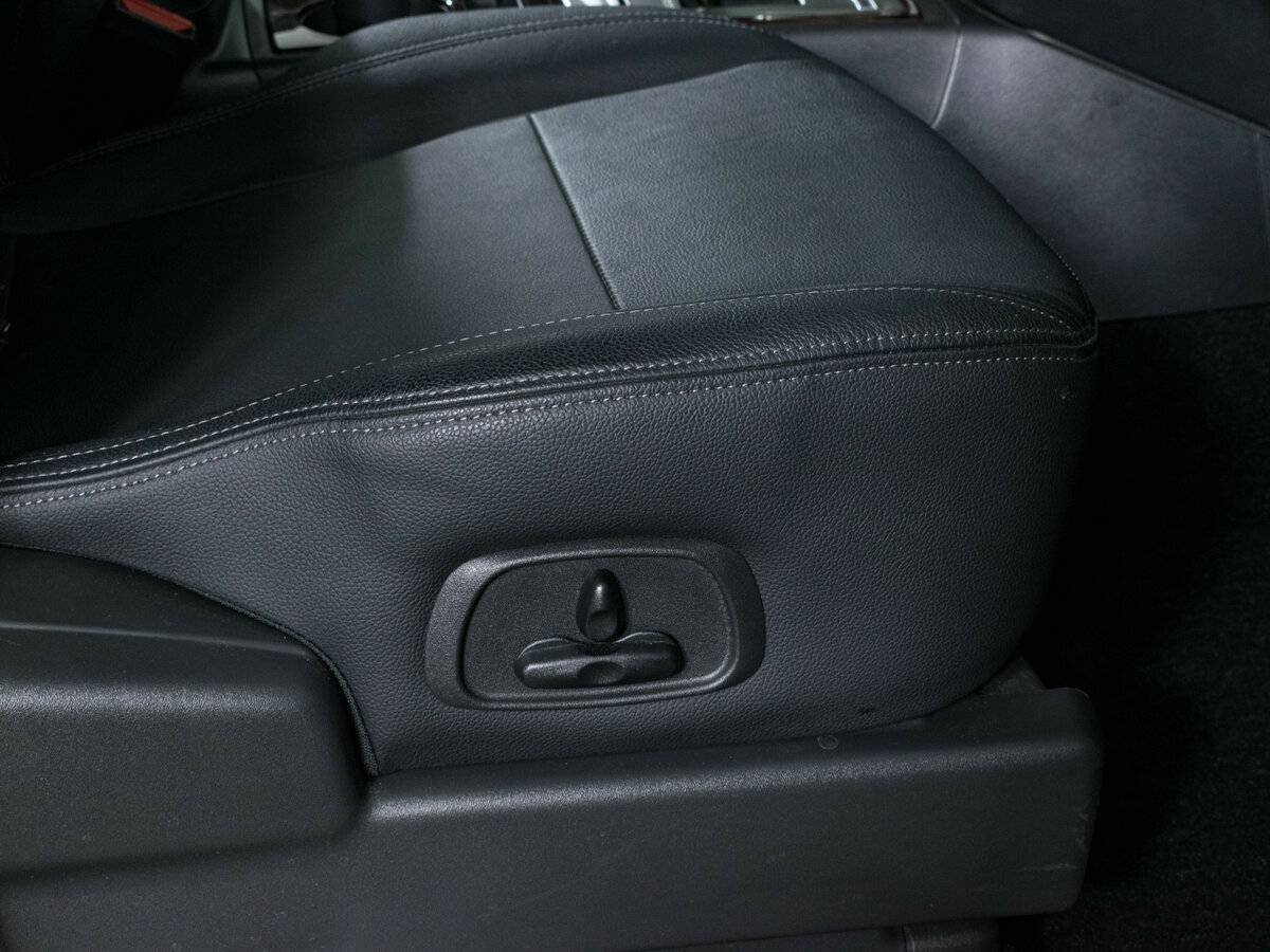 Mitsubishi Pajero, 2021 Фото №14