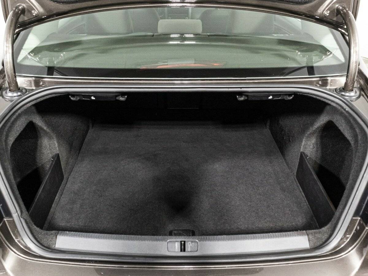 Volkswagen Passat, 2011 Фото №15