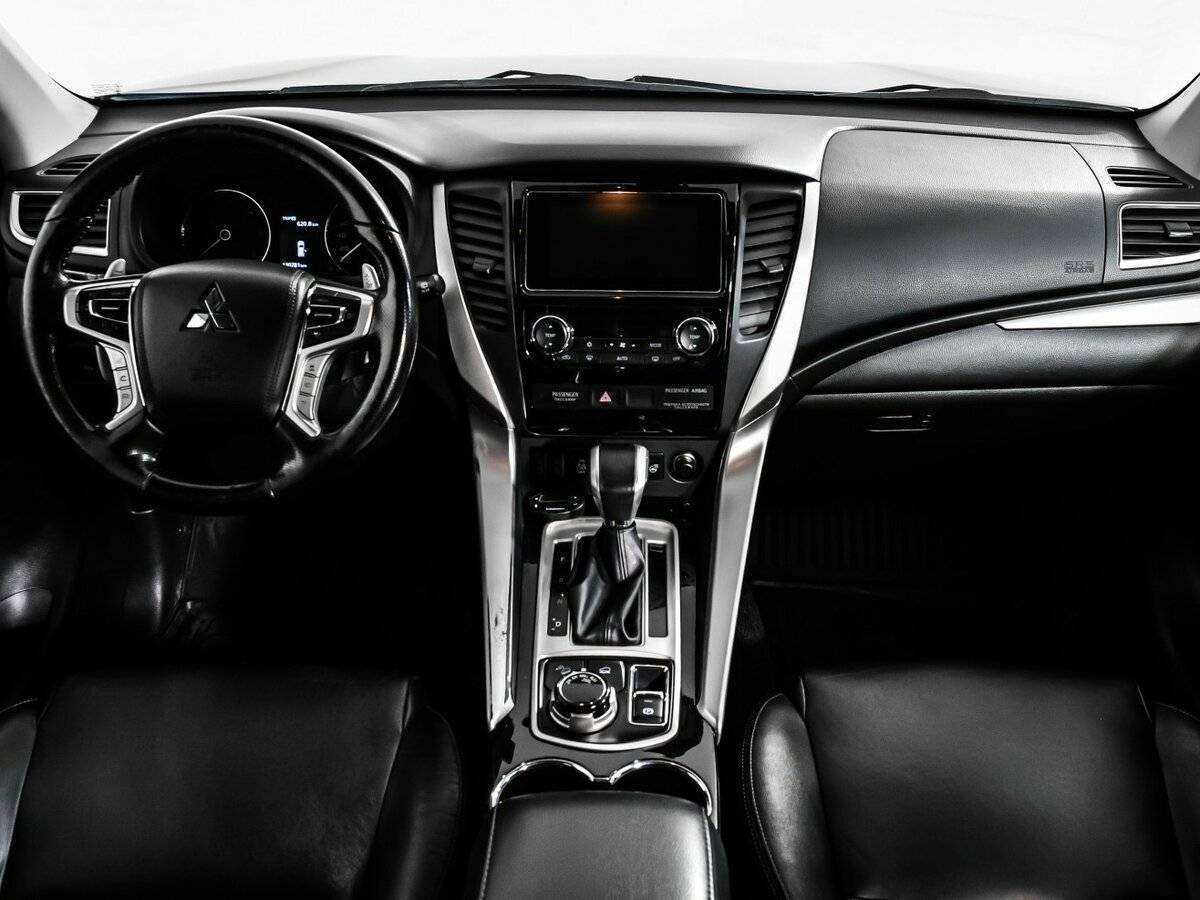 Mitsubishi Pajero Sport, 2017 Фото №11