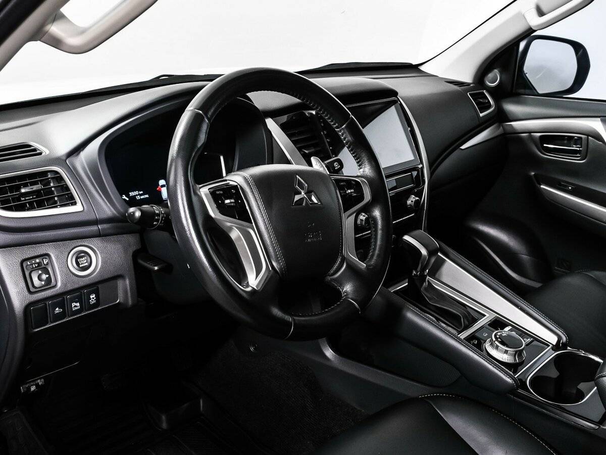 Mitsubishi Pajero Sport, 2020 Фото №12