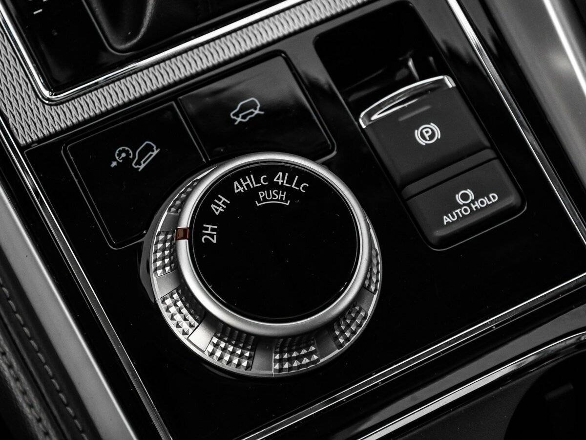 Mitsubishi Pajero Sport, 2020 Фото №19