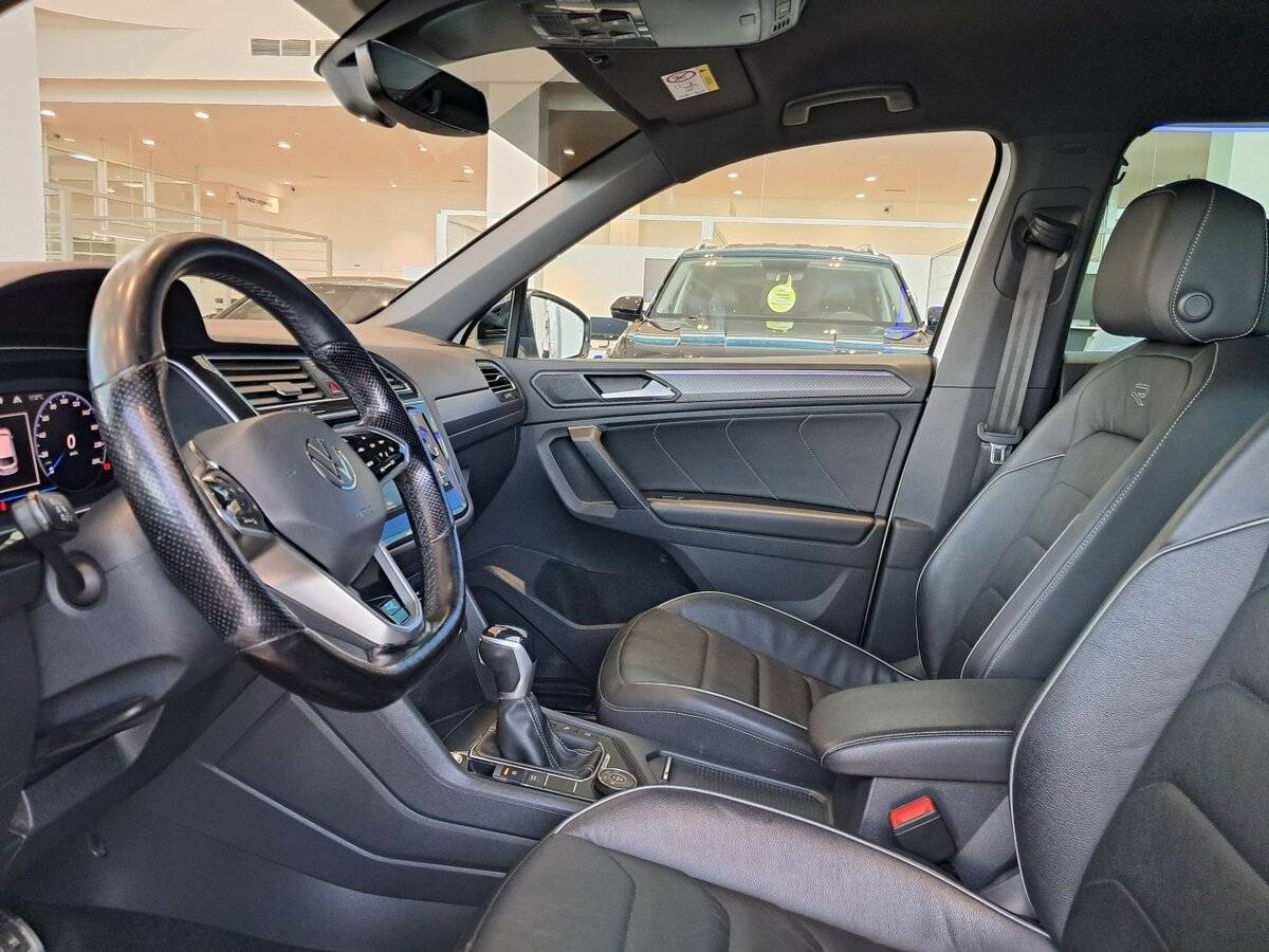 Volkswagen Tiguan, 2021 Фото №16
