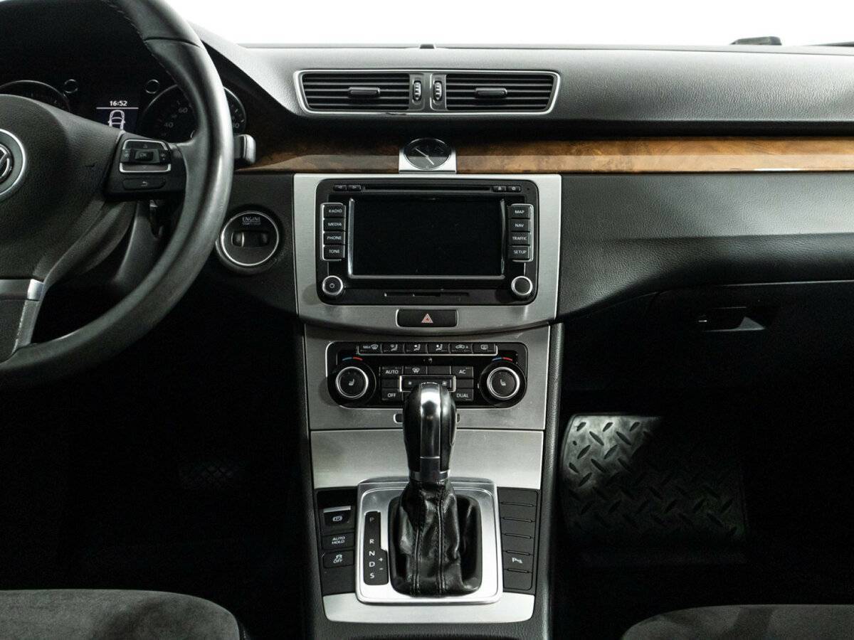 Volkswagen Passat, 2011 Фото №15