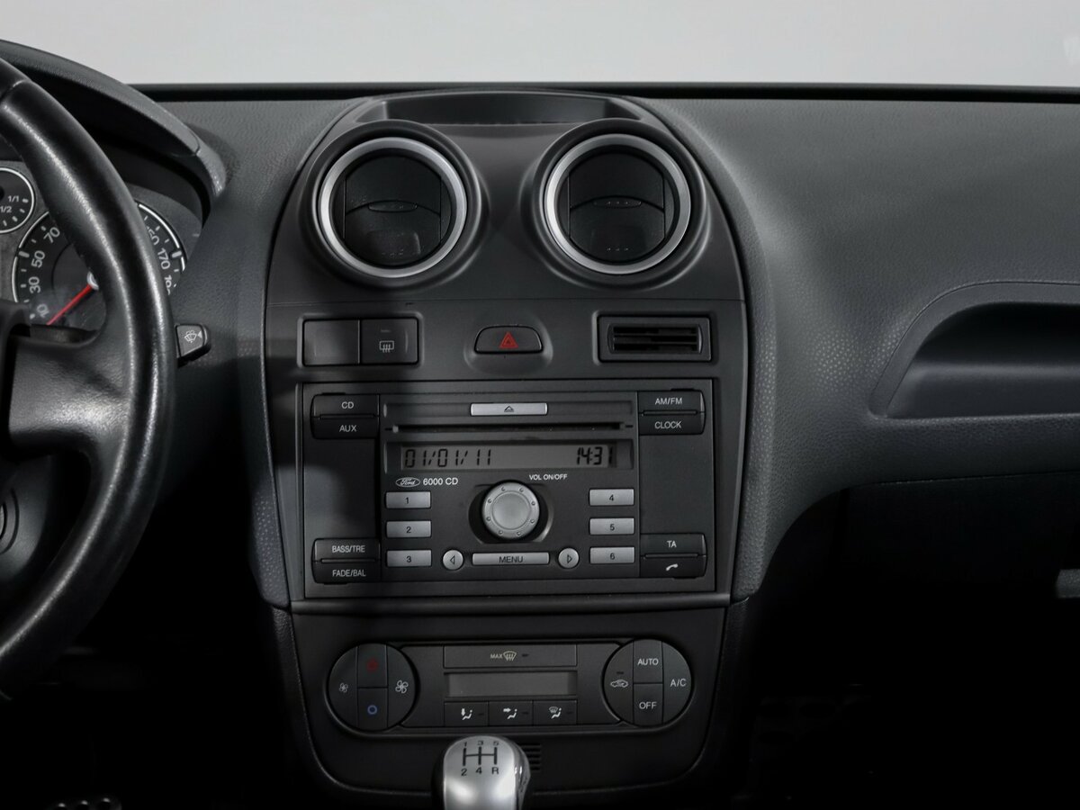 Ford Fiesta Mk5, 2008 Фото №11