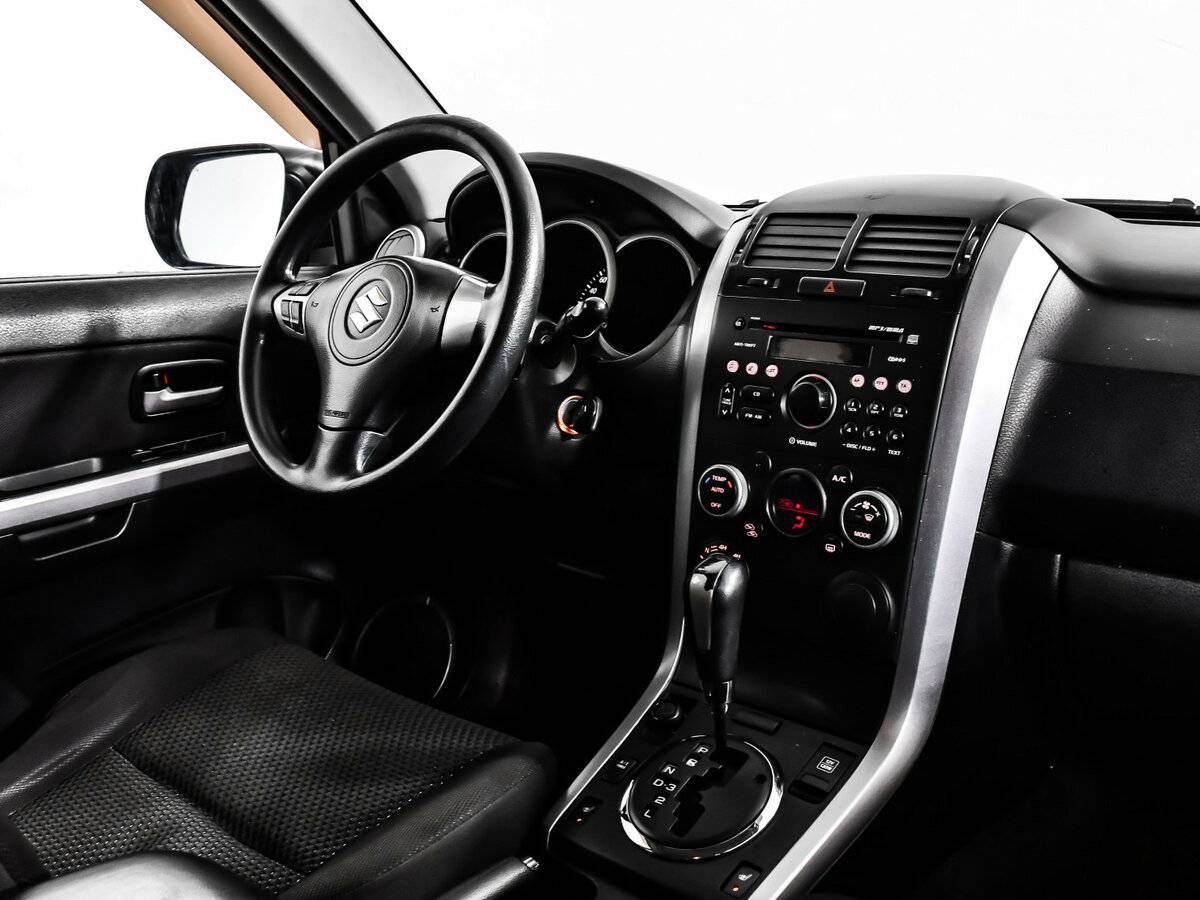 Suzuki Grand Vitara II Рестайлинг, 2010 Фото №11