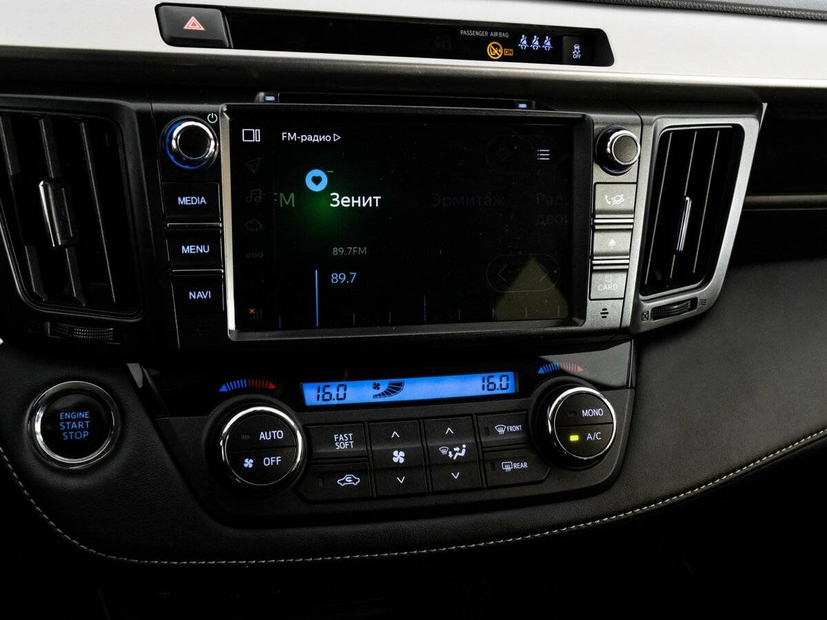 Toyota RAV4 IV (XA40) Рестайлинг, 2017 Фото №13