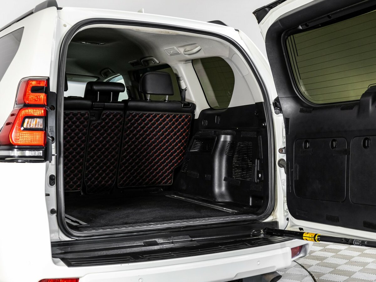 Toyota Land Cruiser Prado 150 Series Рестайлинг 2, 2019 Фото №28