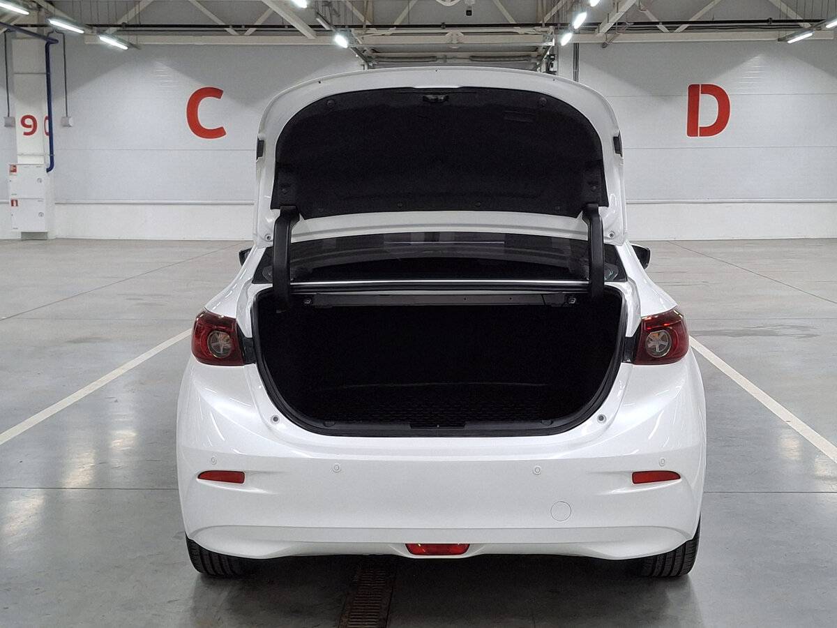 Mazda 3 III (BM) Рестайлинг, 2018 Фото №10