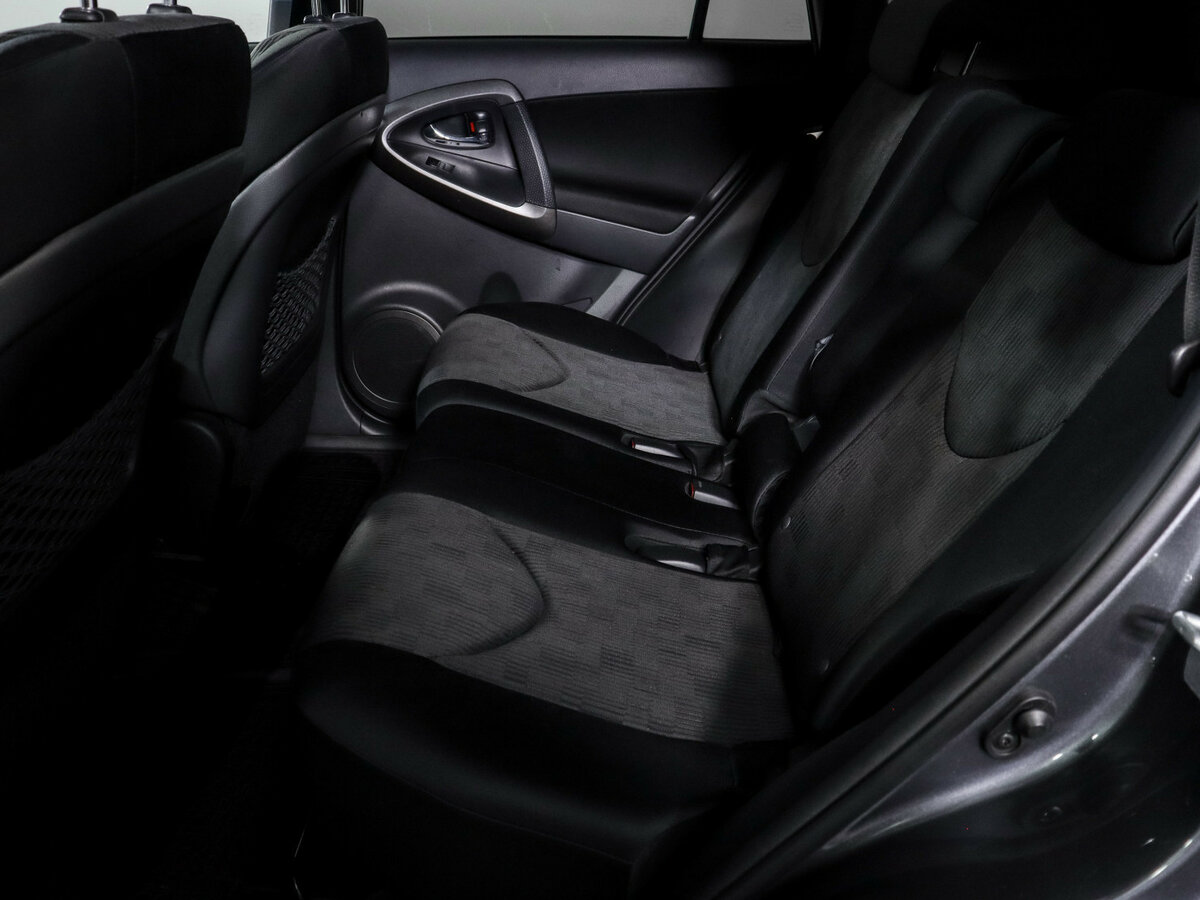 Toyota RAV4 III (XA30) Рестайлинг, 2011 Фото №8