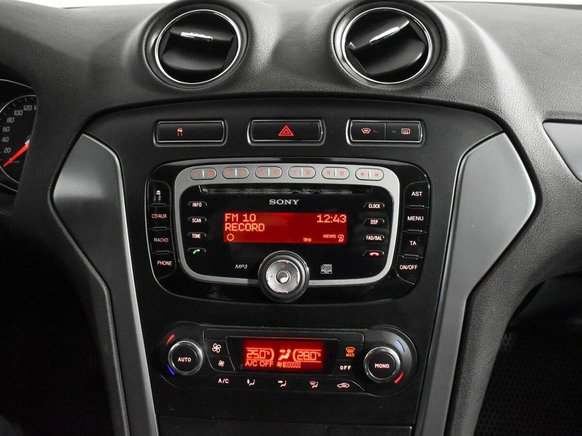 Ford Mondeo IV Рестайлинг, 2011 Фото №11