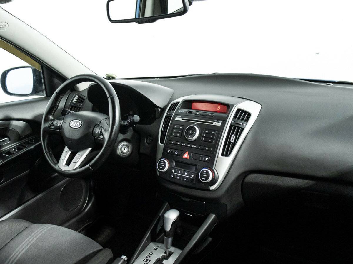 Kia Ceed I Рестайлинг, 2010 Фото №9