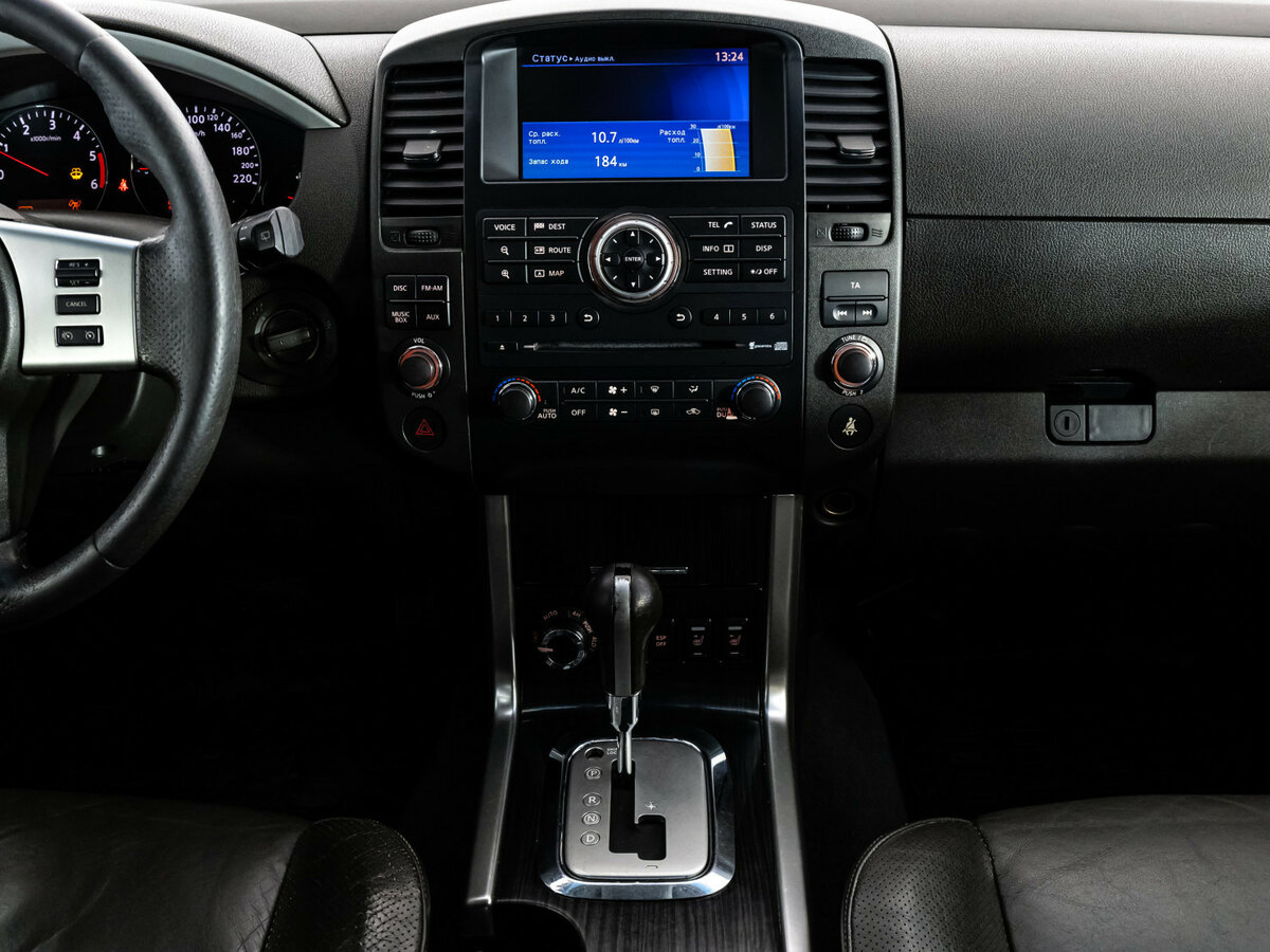 Nissan Pathfinder III Рестайлинг, 2010 Фото №10