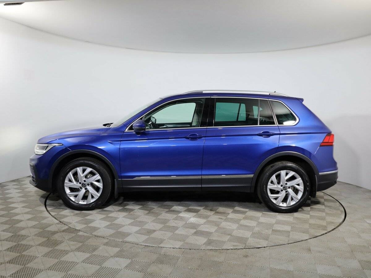 Volkswagen Tiguan II Рестайлинг, 2021 Фото №8