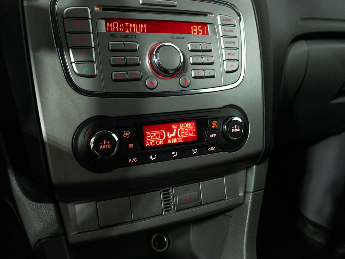 Ford Focus II Рестайлинг, 2008 Фото №14