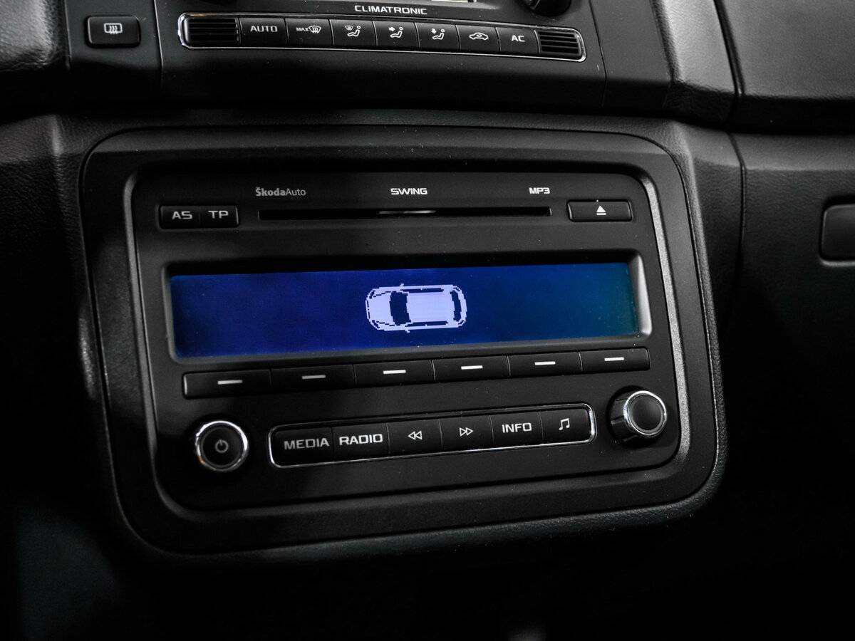 Skoda Fabia II Рестайлинг, 2011 Фото №16