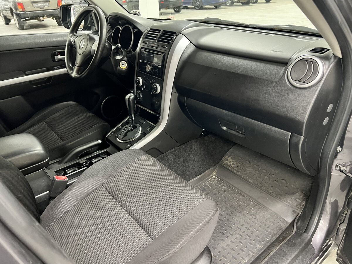 Suzuki Grand Vitara II Рестайлинг, 2010 Фото №11