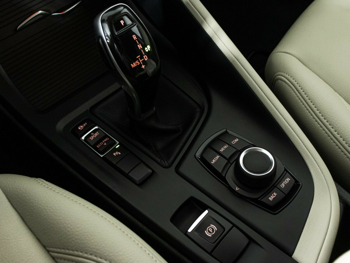 BMW X1 18i sDrive II (F48) Рестайлинг, 2020 Фото №17