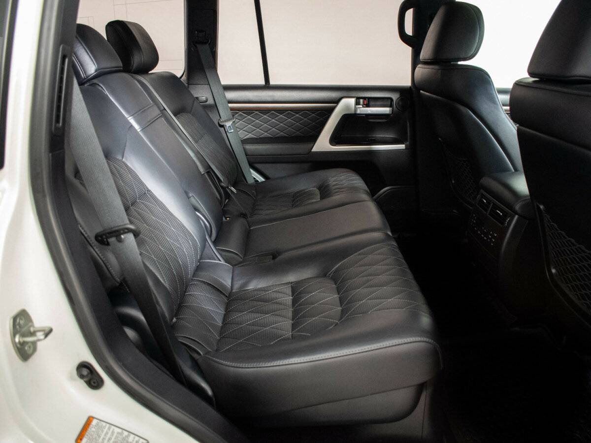 Toyota Land Cruiser 200 Series Рестайлинг 2, 2017 Фото №10