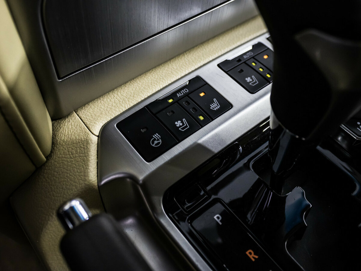 Toyota Land Cruiser 200 Series Рестайлинг 2, 2016 Фото №23