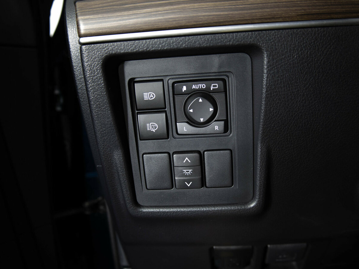 Toyota Land Cruiser Prado 150 Series Рестайлинг 2, 2018 Фото №15