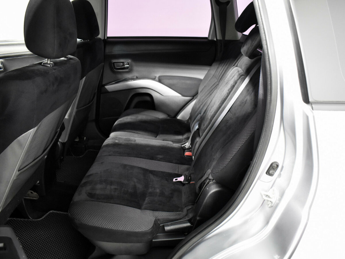 Mitsubishi Outlander II Рестайлинг, 2010 Фото №9