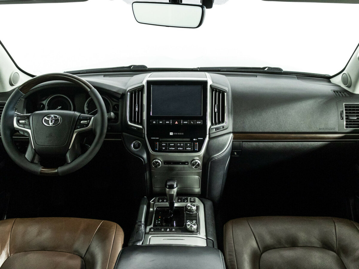 Toyota Land Cruiser 200 Series Рестайлинг 2, 2017 Фото №11