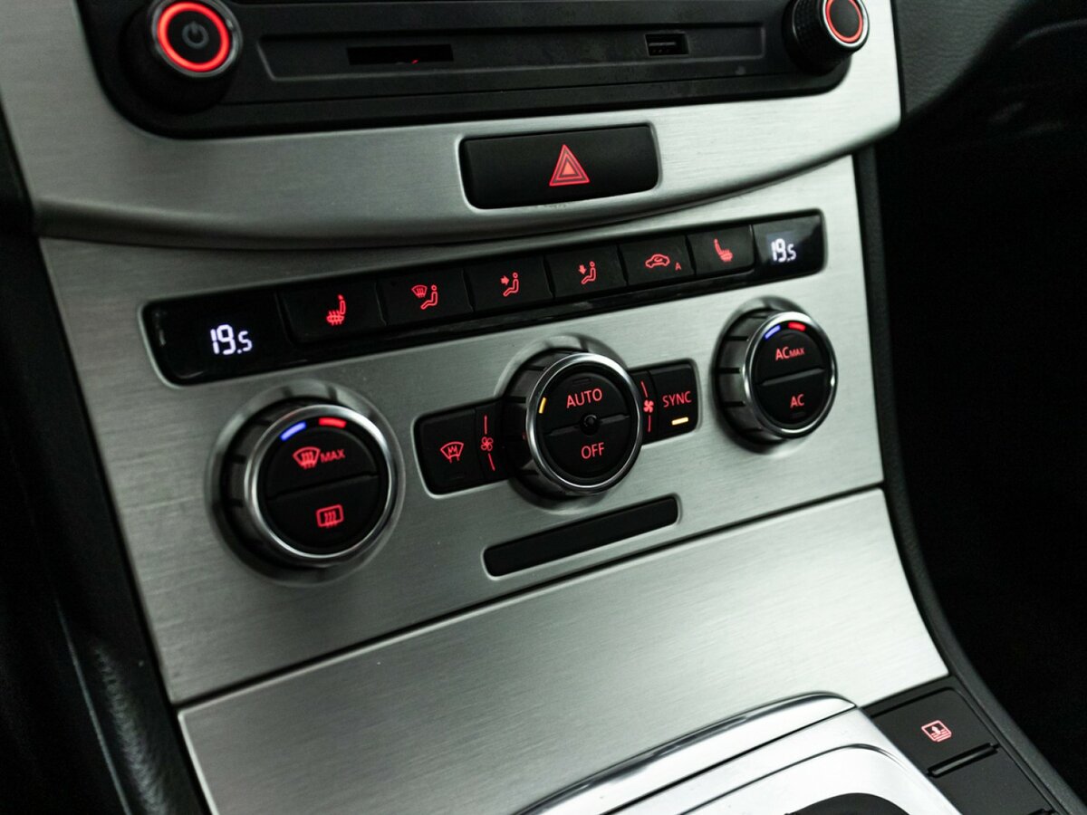 Volkswagen Passat B7, 2011 Фото №16