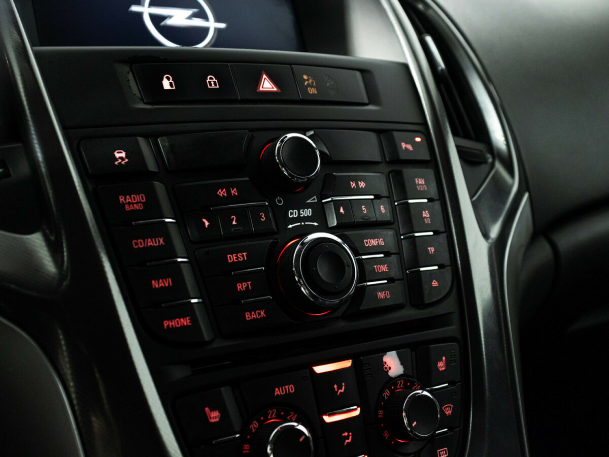 Opel Astra J, 2010 Фото №15