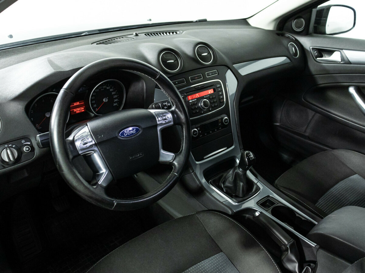 Ford Mondeo IV Рестайлинг, 2011 Фото №10