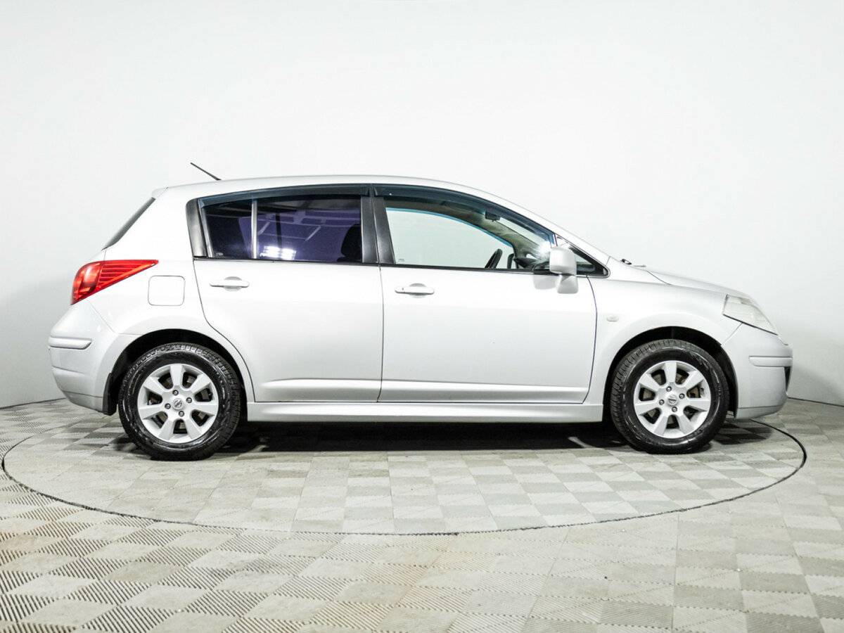 Nissan Tiida I Рестайлинг, 2010 Фото №4