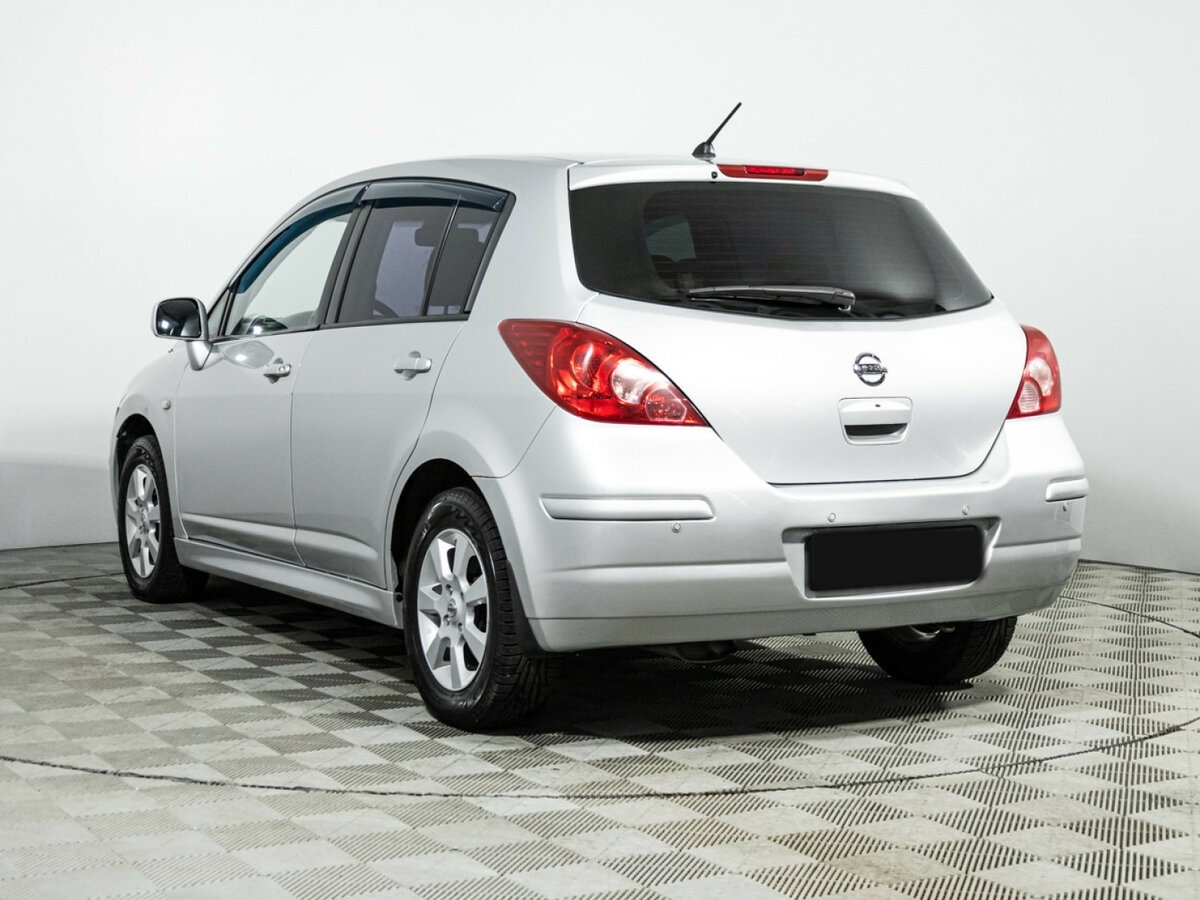 Nissan Tiida I Рестайлинг, 2010 Фото №7