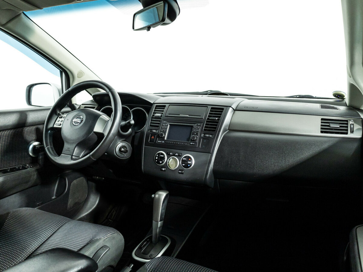 Nissan Tiida I Рестайлинг, 2010 Фото №9