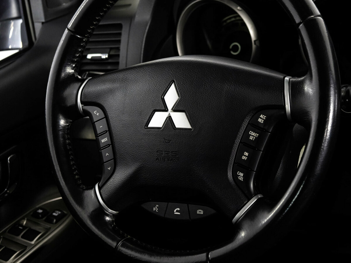 Mitsubishi Pajero IV Рестайлинг 2, 2017 Фото №13