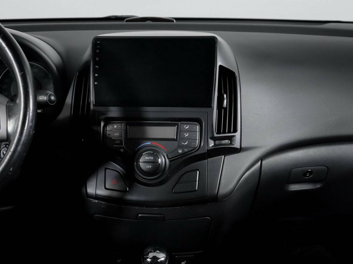 Hyundai i30 I Рестайлинг, 2010 Фото №11