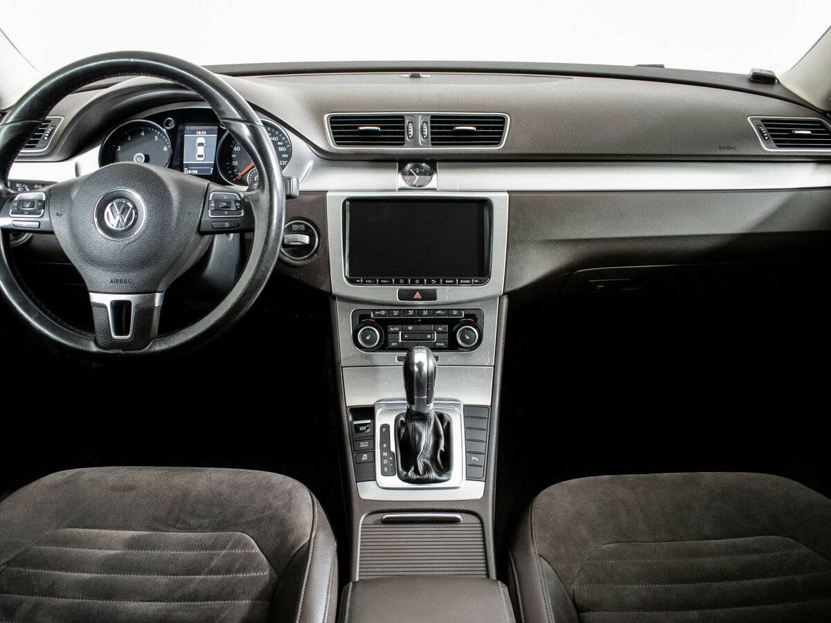 Volkswagen Passat B7, 2011 Фото №11