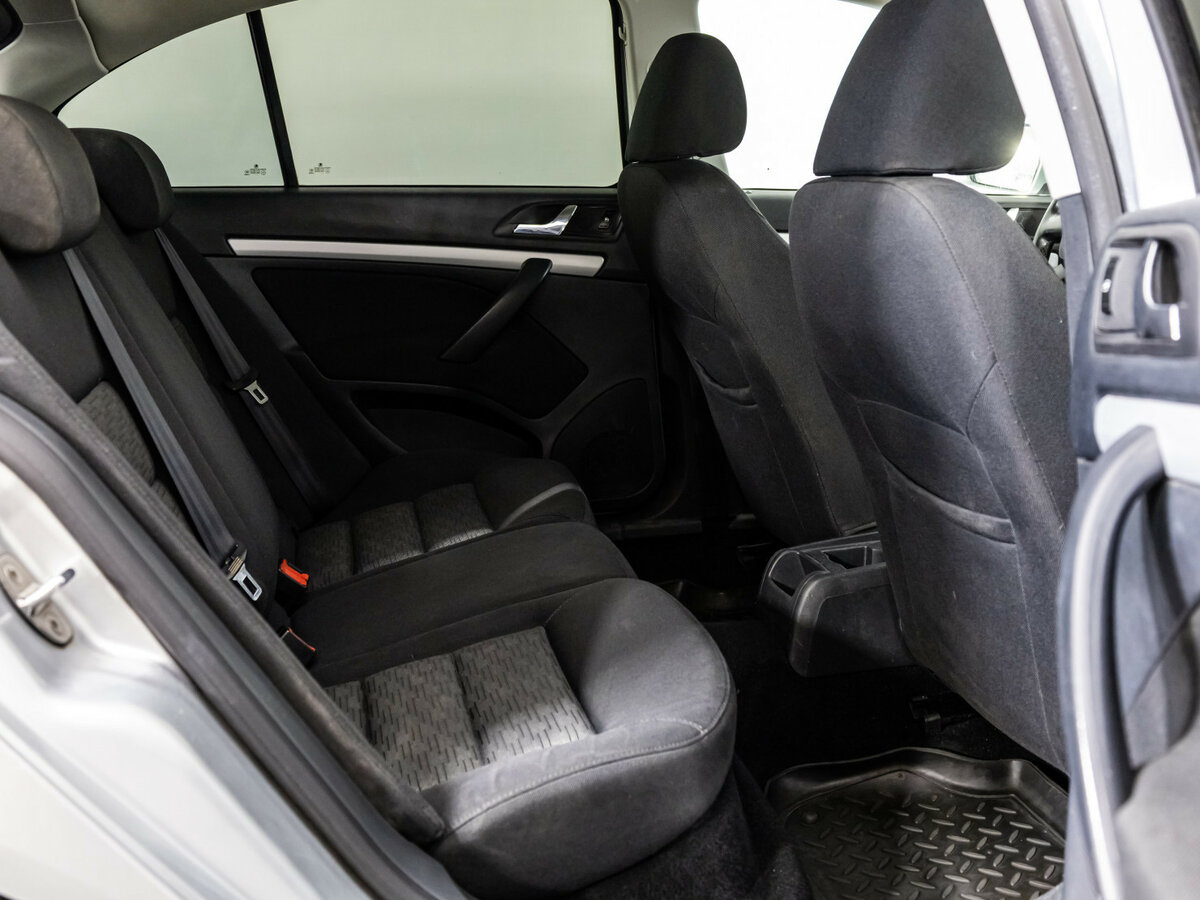 Skoda Octavia II (A5) Рестайлинг, 2011 Фото №13