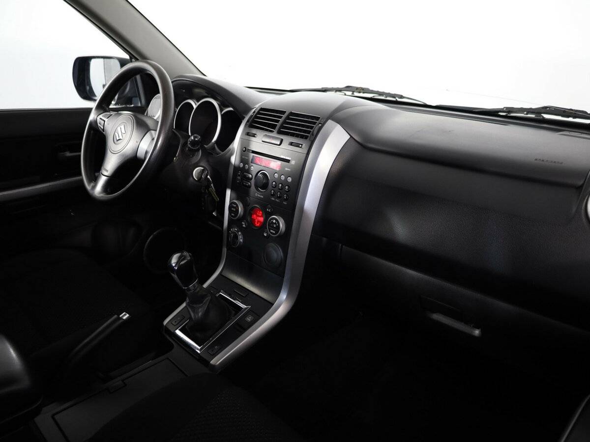 Suzuki Grand Vitara II Рестайлинг, 2011 Фото №11