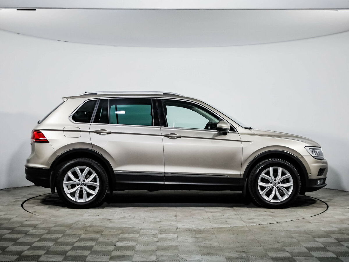 Volkswagen Tiguan II, 2020 - 106 011 км. | Фото №4