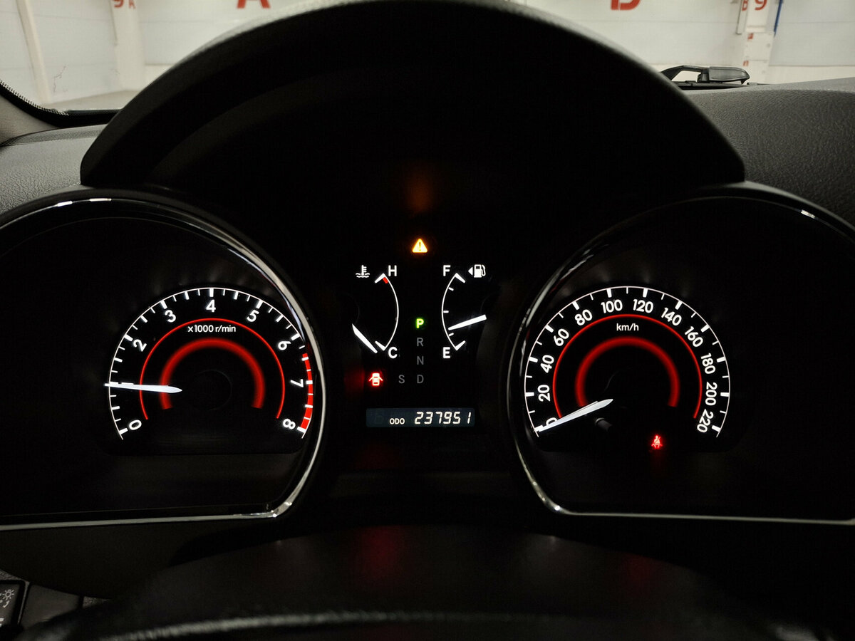 Toyota Highlander II (U40) Рестайлинг, 2012 Фото №13