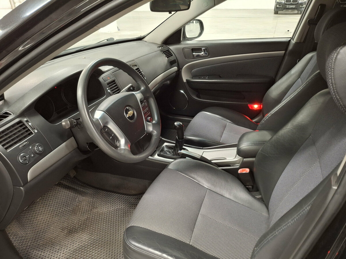 Chevrolet Epica V250 Рестайлинг, 2010 Фото №16