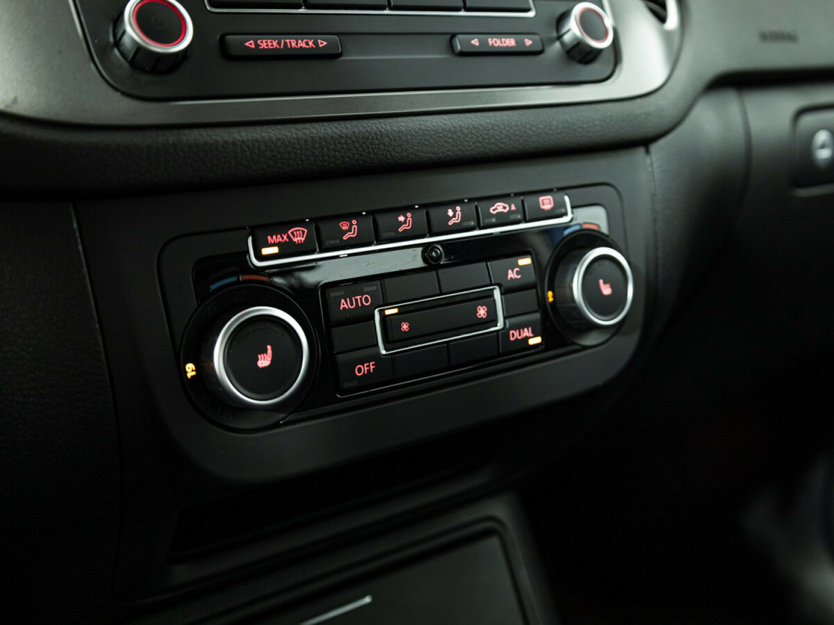 Volkswagen Tiguan I, 2011 Фото №16