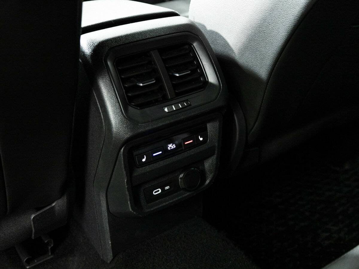 Volkswagen Tiguan II Рестайлинг, 2020 Фото №21