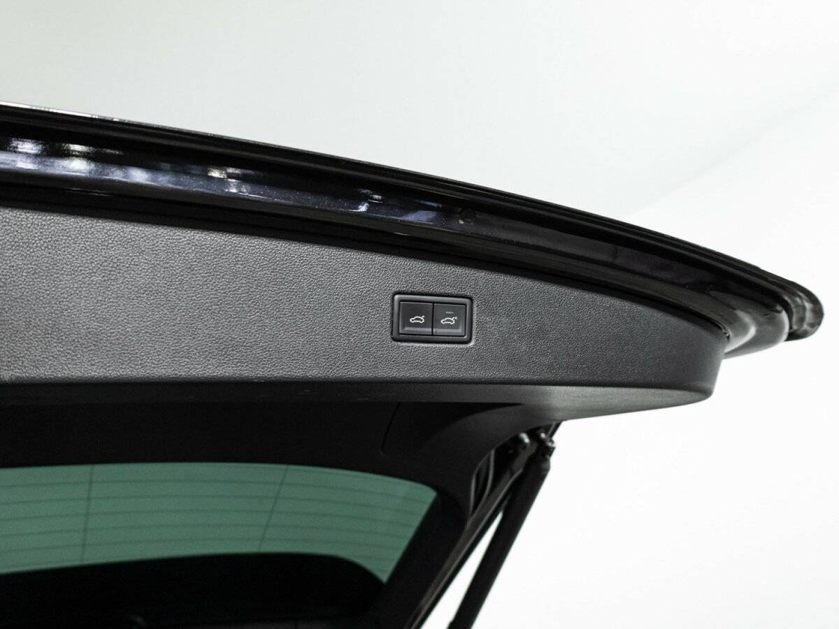 Volkswagen Tiguan II Рестайлинг, 2020 Фото №23