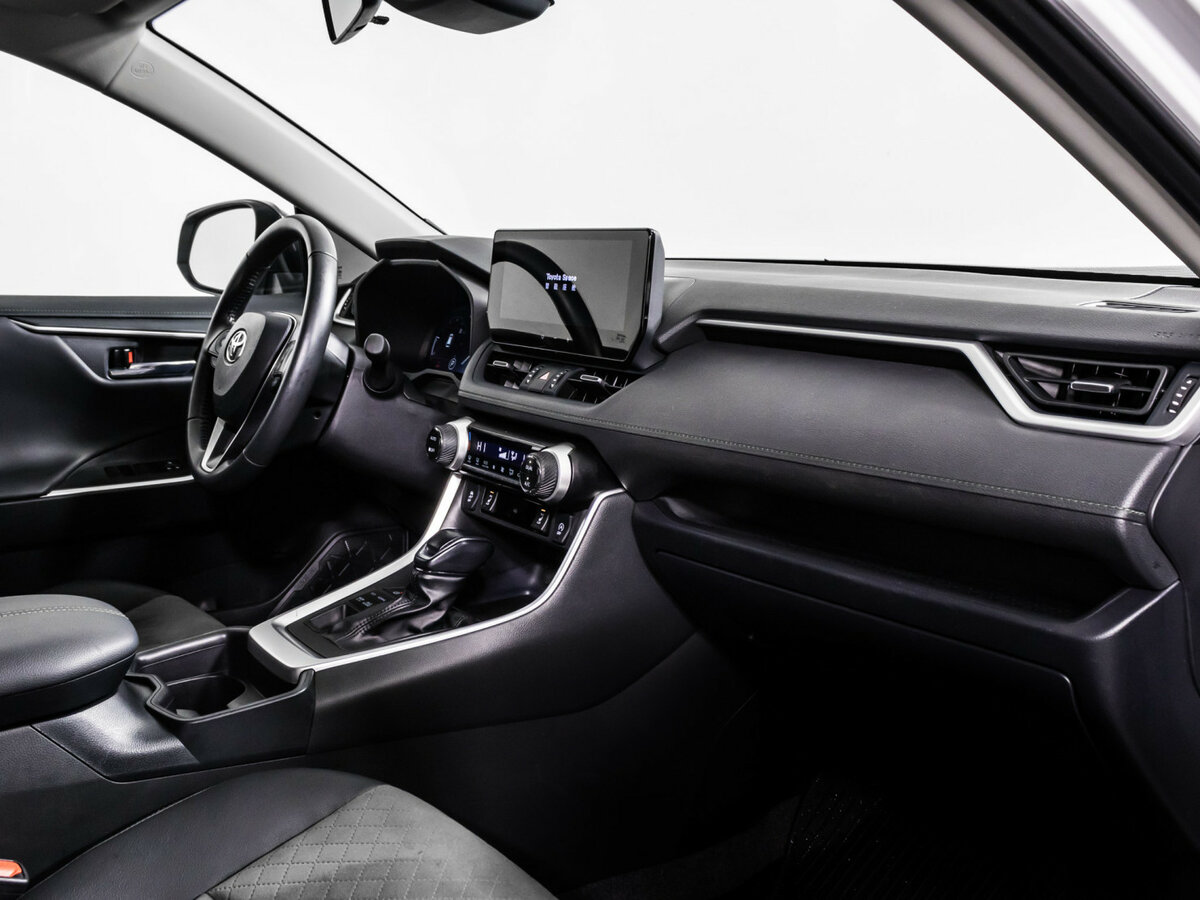 Toyota RAV4 V (XA50), 2024 - 17 814 км. | Фото №7