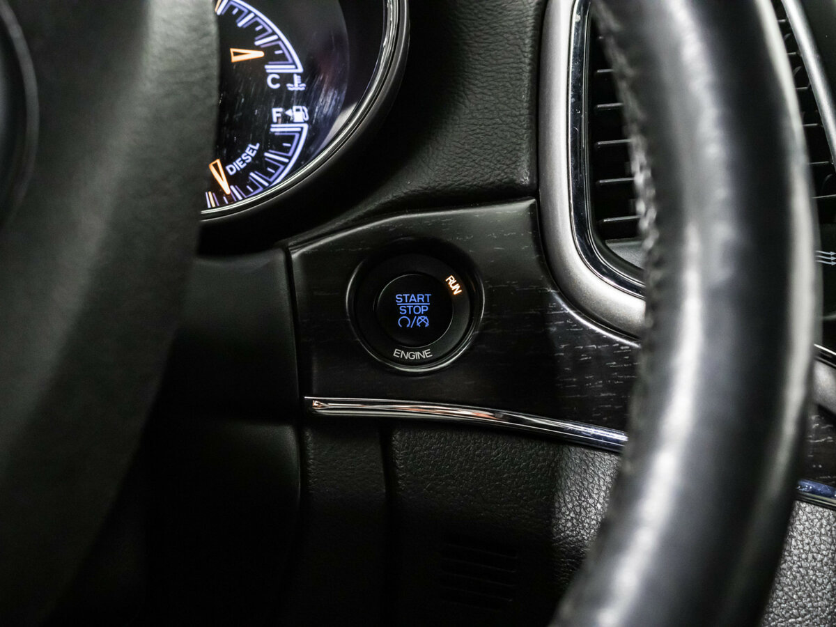 Jeep Grand Cherokee IV (WK2) Рестайлинг, 2014 Фото №18